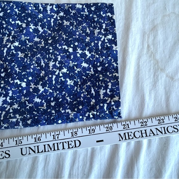 Talbot' Floral Signature Capris Pants - Picture 15 of 15